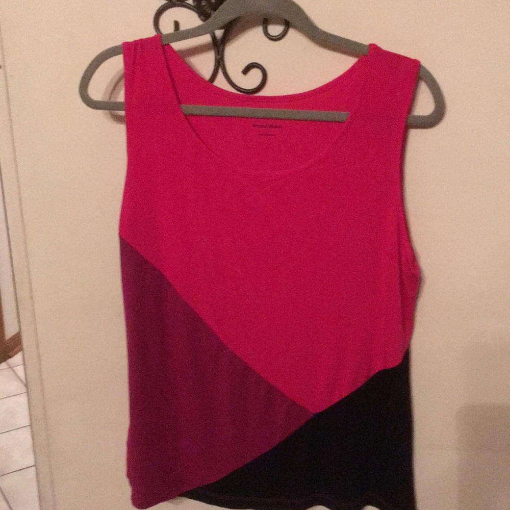Sleeveless blouse geometric design hot pink size L